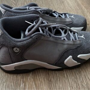 Nike Air Jordan’s gray flint youth size 6.5